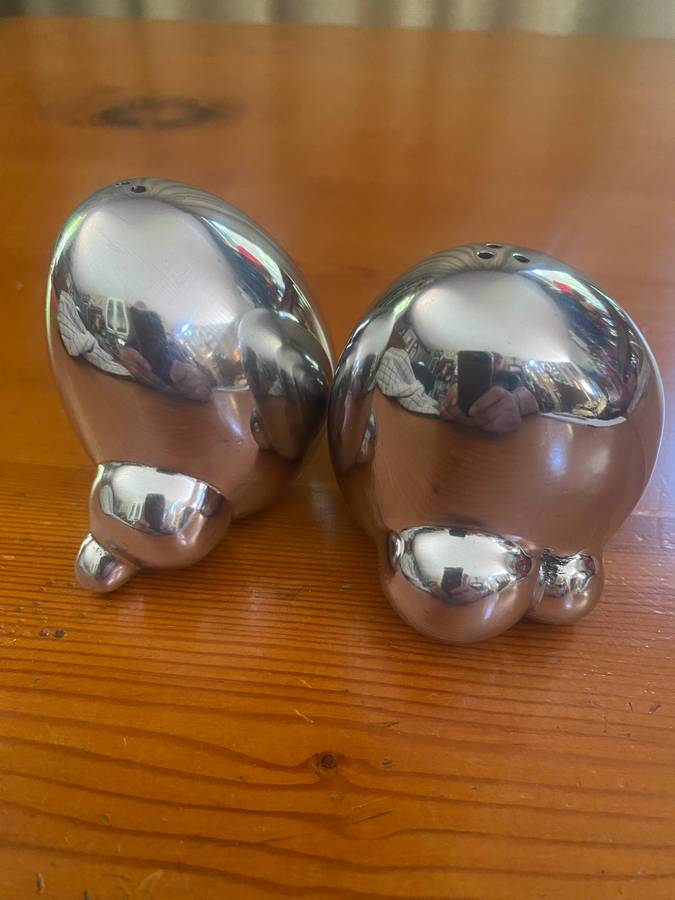 SALT AND PEPPER SHAKERS