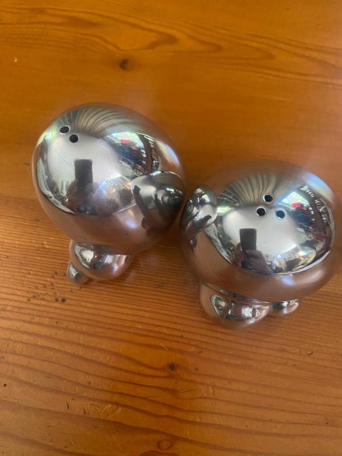 SALT AND PEPPER SHAKERS