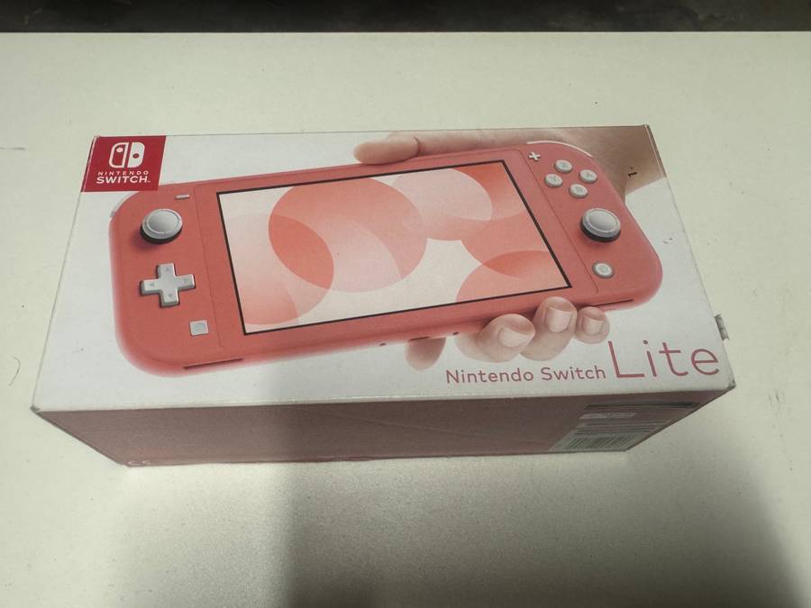 Nintendo switch lite - NO RESERVE