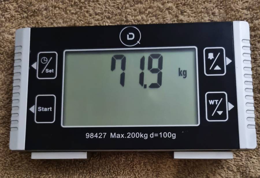 Scale with remote display