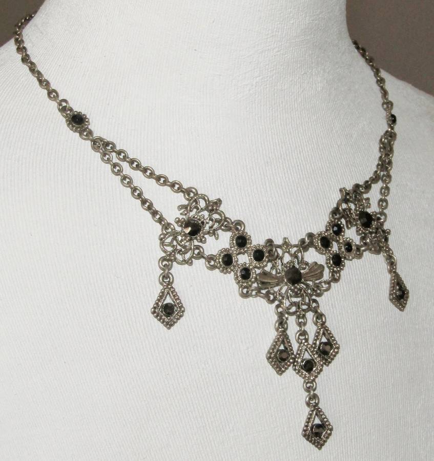 Vintage Silver-Tone Victorian Style Gothic Necklace with Faceted Onyx-Colored Crystals