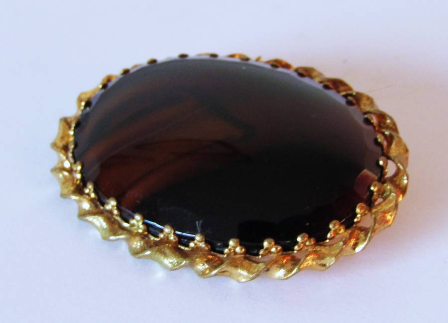 Vintage 1940s Gold Tone Bohemian Glass Oval Cabochon Brooch & Matching Clip-On Earrings Set