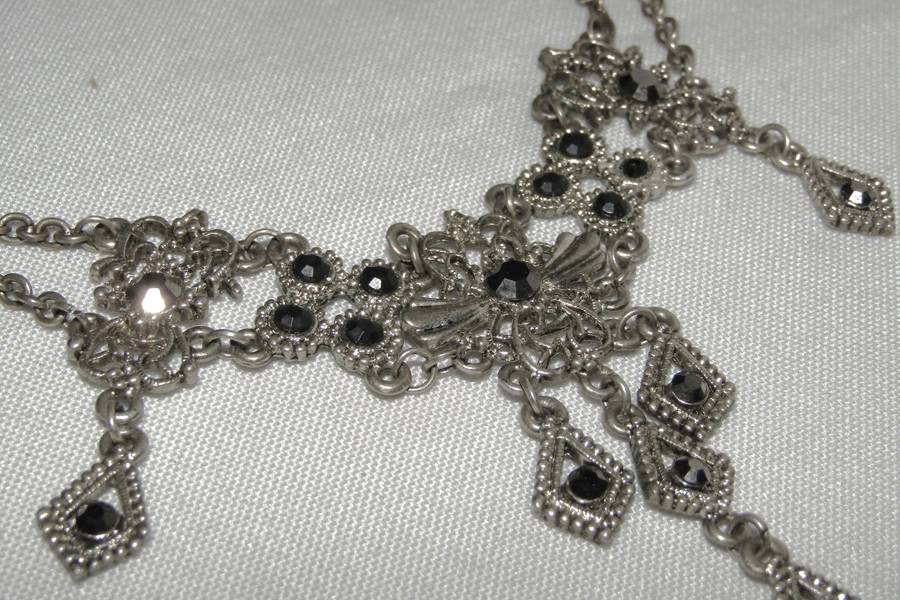 Vintage Silver-Tone Victorian Style Gothic Necklace with Faceted Onyx-Colored Crystals