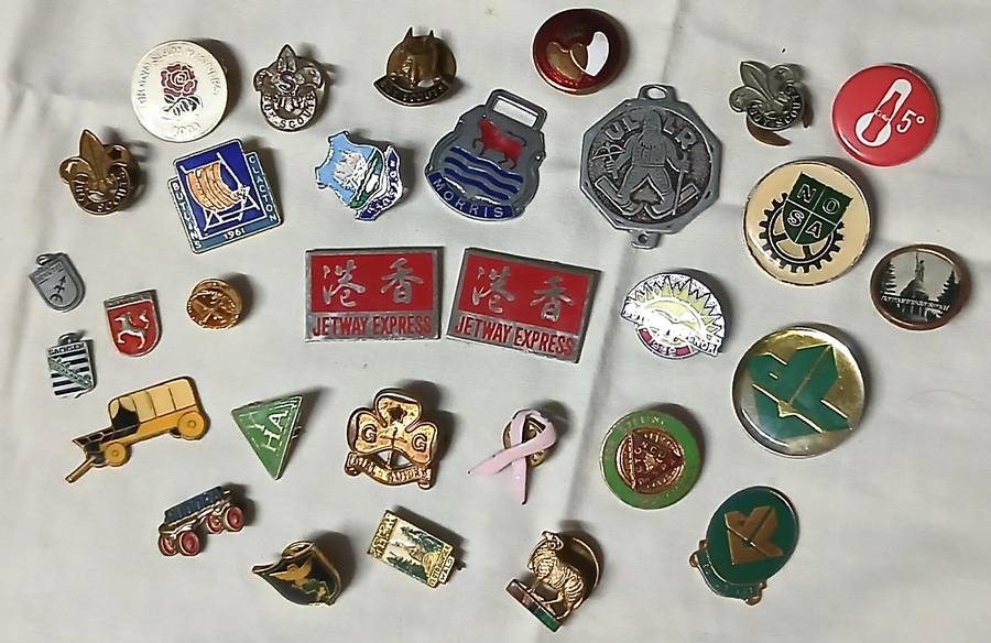 Diverse Collection of Vintage Pins & Badges  Mixed Lot