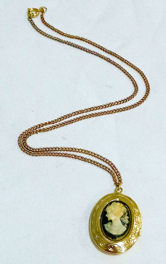 Vintage Gold-Tone Cameo Locket Necklace | Oval Floral Design