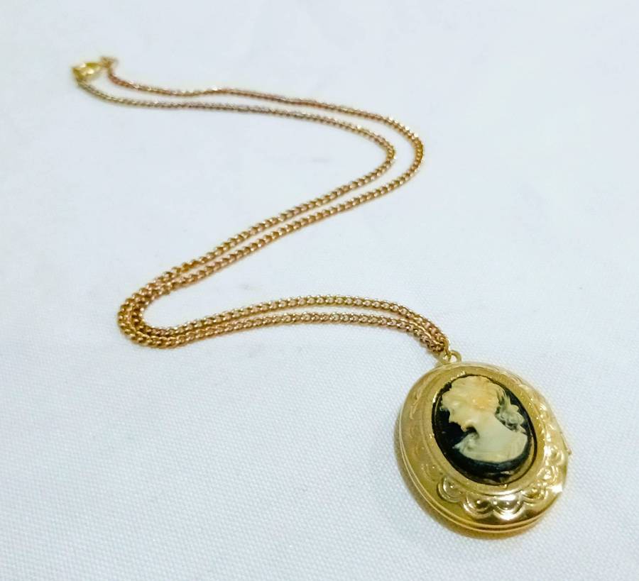 Vintage Gold-Tone Cameo Locket Necklace | Oval Floral Design