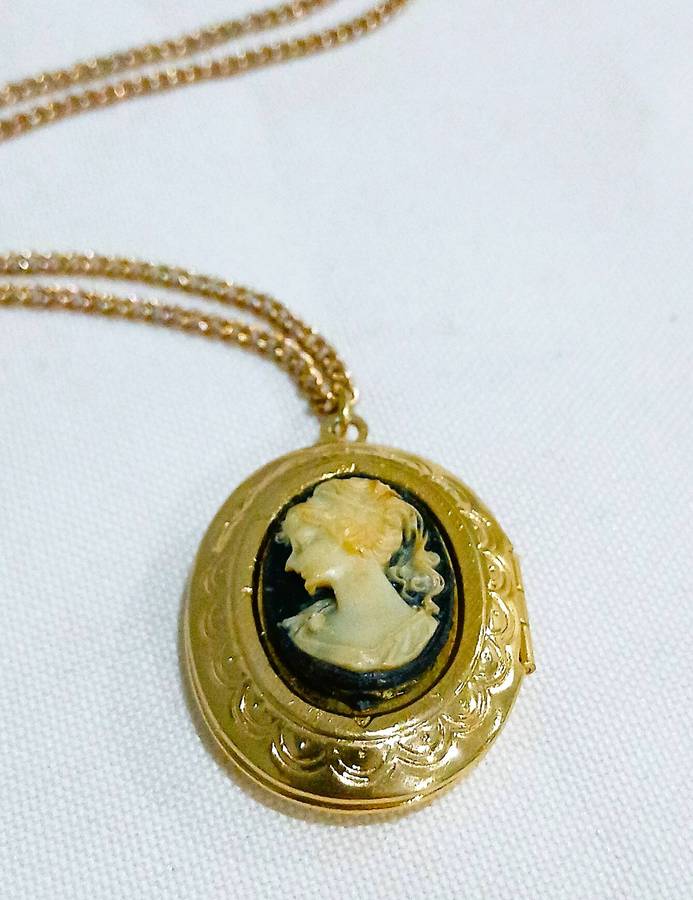 Vintage Gold-Tone Cameo Locket Necklace | Oval Floral Design