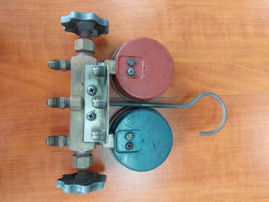 Vintage Refrigeration Charging Manifold Yellow Jacket