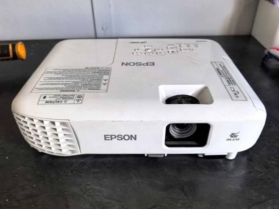 Ebson projector