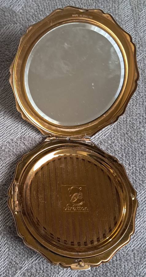 Vintage compact : make up / mirror : 2 lids