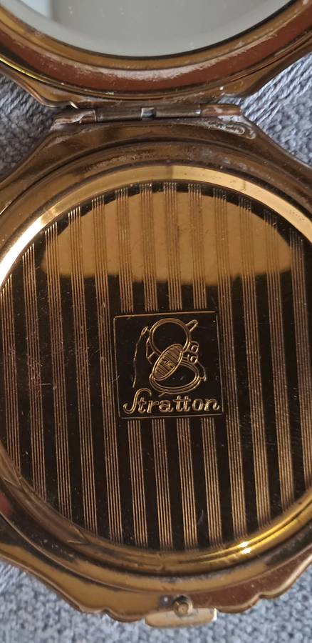 Vintage compact : make up / mirror : 2 lids