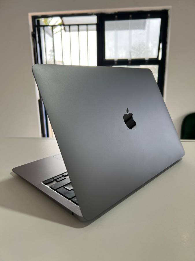 Macbook Air 2020 (M1) (2tb)