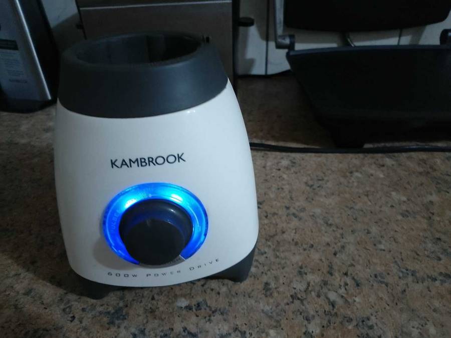 KAMBROOK BLENDER WITH GLASS JUG FOR REPAIRS