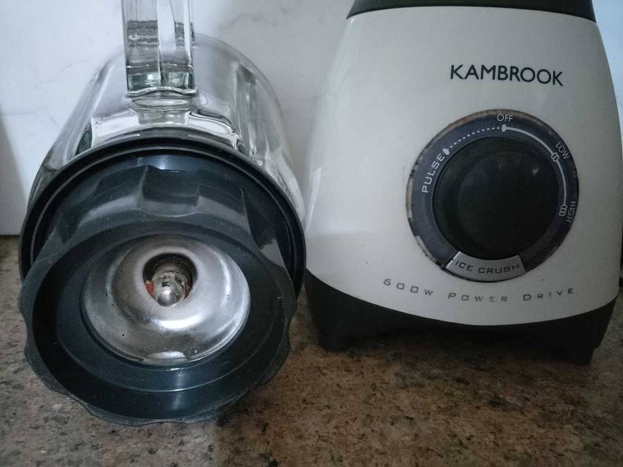 KAMBROOK BLENDER WITH GLASS JUG FOR REPAIRS
