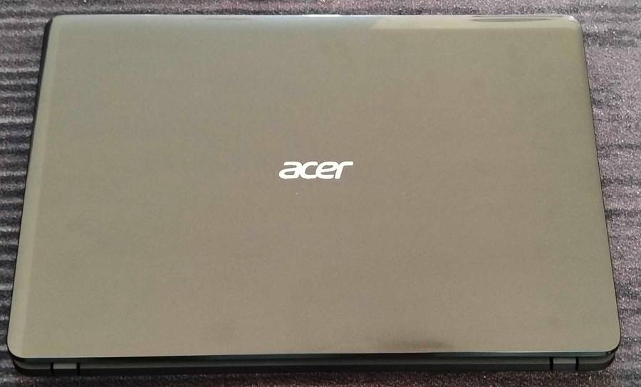 Acer Aspire E1-571 Laptop (not working I ideal for spares)