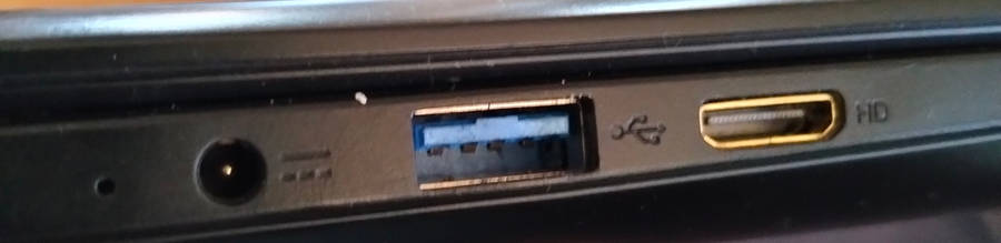 Laptop - Mecer Z140c-Xpress-G (not working I ideal for spares)