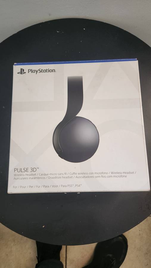 PlayStation PS5 Pulse 3D Wireless Headset with 3.5mm Jack - Midnight Black- in the box