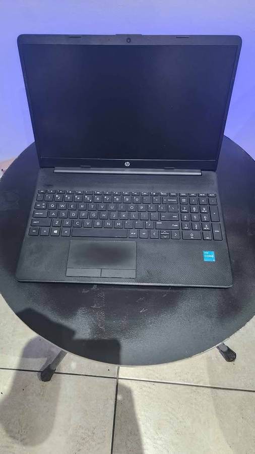 HP 15-dw3007ni notebook - (15.6") Dual Core i3 -1115G4, 8GB ddr4 ram, 1TB hard drive