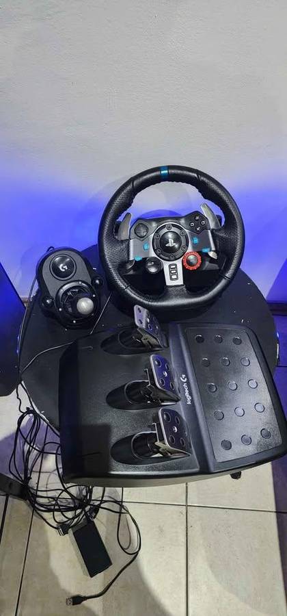 Logitech G29 Driving Force Racing Steering Wheel and Pedals, with Shifter - Pc /Ps3/ Ps4 /Ps5- boxed