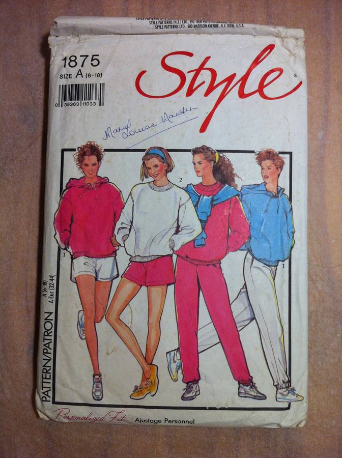 Style 1875 Knit Top & Pants. No Shorts Supplied. Missing Hip Band and Cuff. Cut on 18