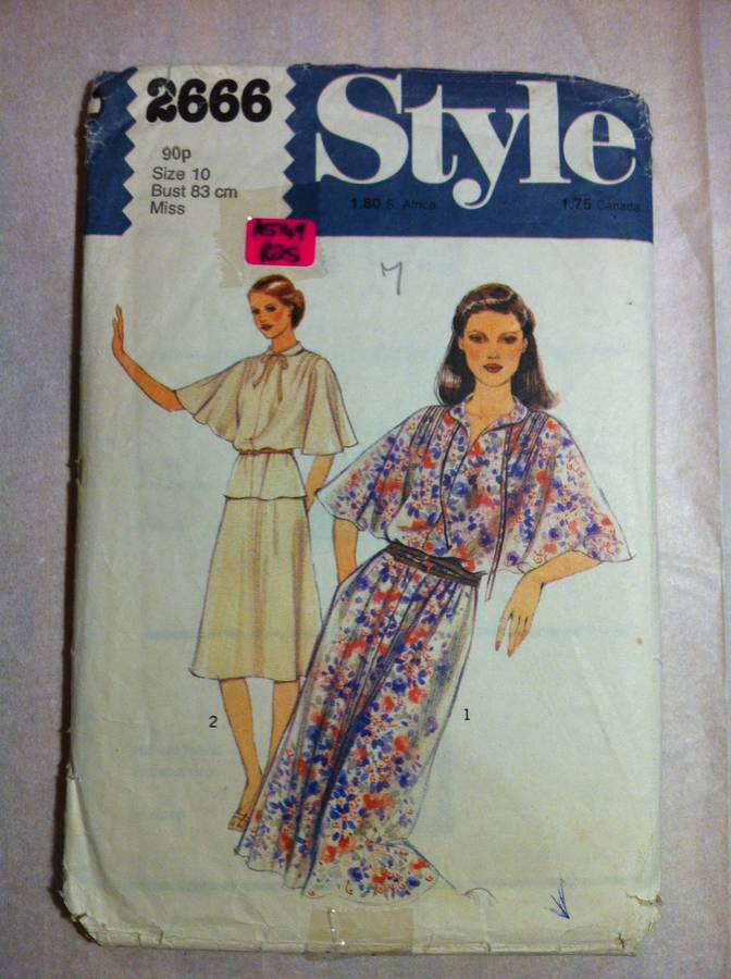 Style 2666 Dress or Top & Skirt. Size 10. Complete