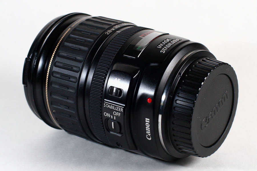 Canon EF 28-135mm f/3.5-5.6 IS USM