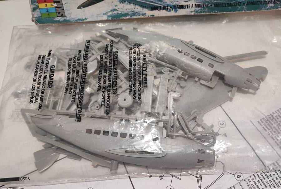 Vintage Airfix Lockheed Hudson 1 Aircraft Kit Scale 1:72