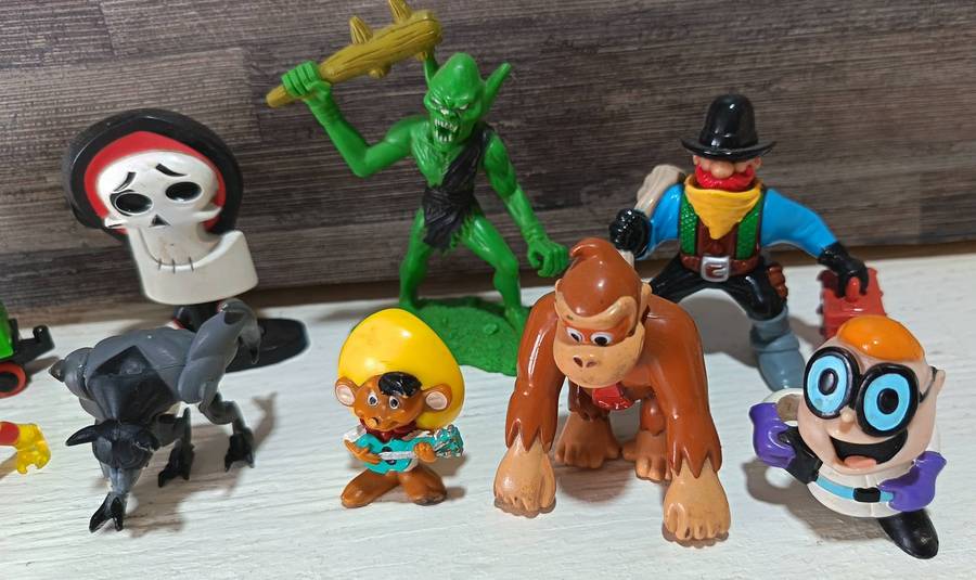 Vintage Figures Lot 4