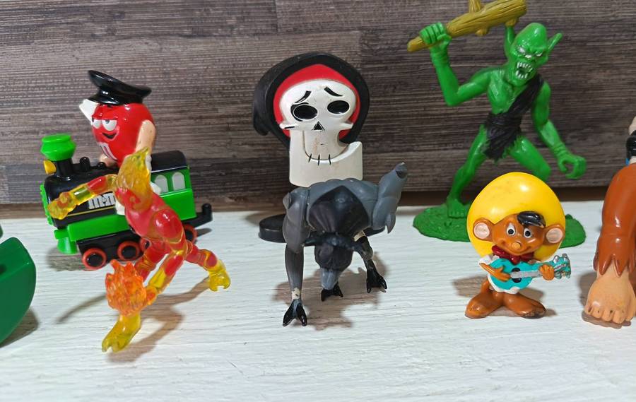 Vintage Figures Lot 4