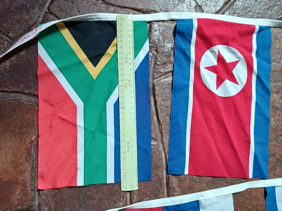 32 x International Flags Banner