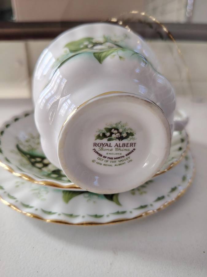 Royal Albert Lily of the valley May flower of the month trio