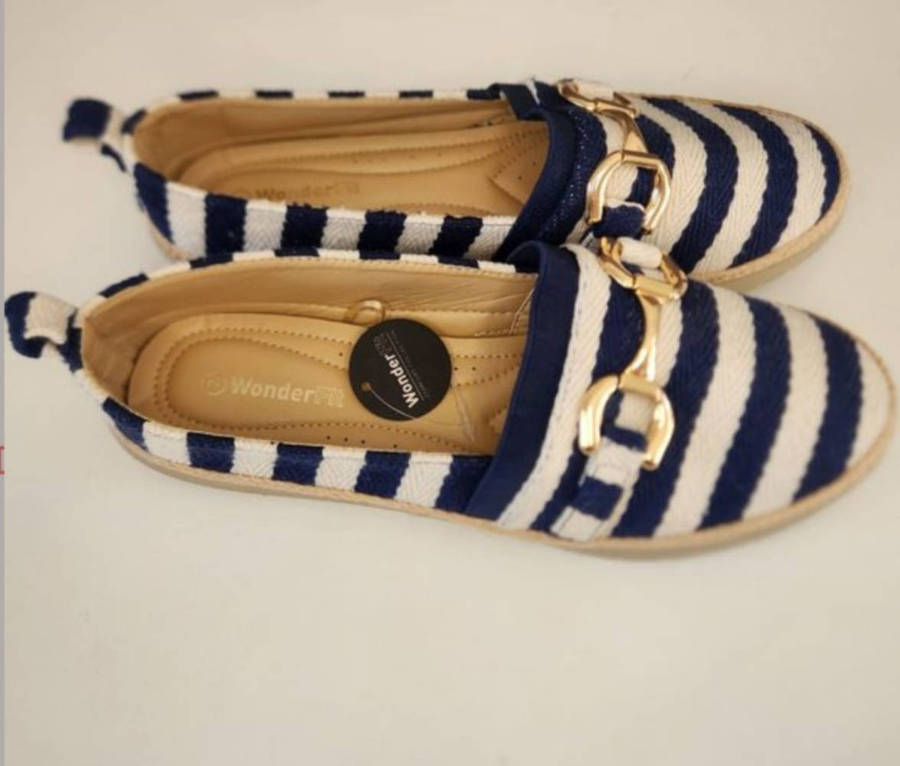 New Miladys size 7 Loafers