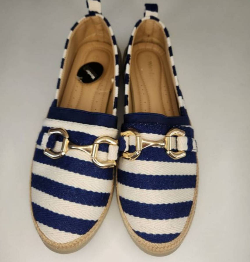 New Miladys size 7 Loafers
