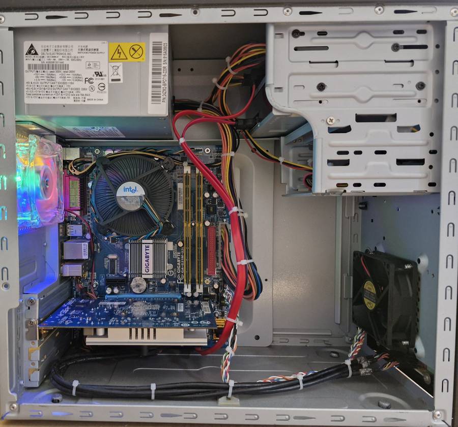 Windows 10 Desktop PC, GT220 1Gb GPU, Core2 Duo E7500 CPU, 4Gb RAM, 128Gb SSD, DVD, Win 10 Pro