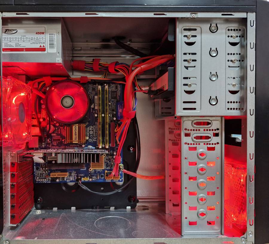 Windows 10 Desktop PC, GT220 1Gb GPU, C 2 Quad Q6600 CPU, 4Gb RAM, 256Gb SSD, DVD