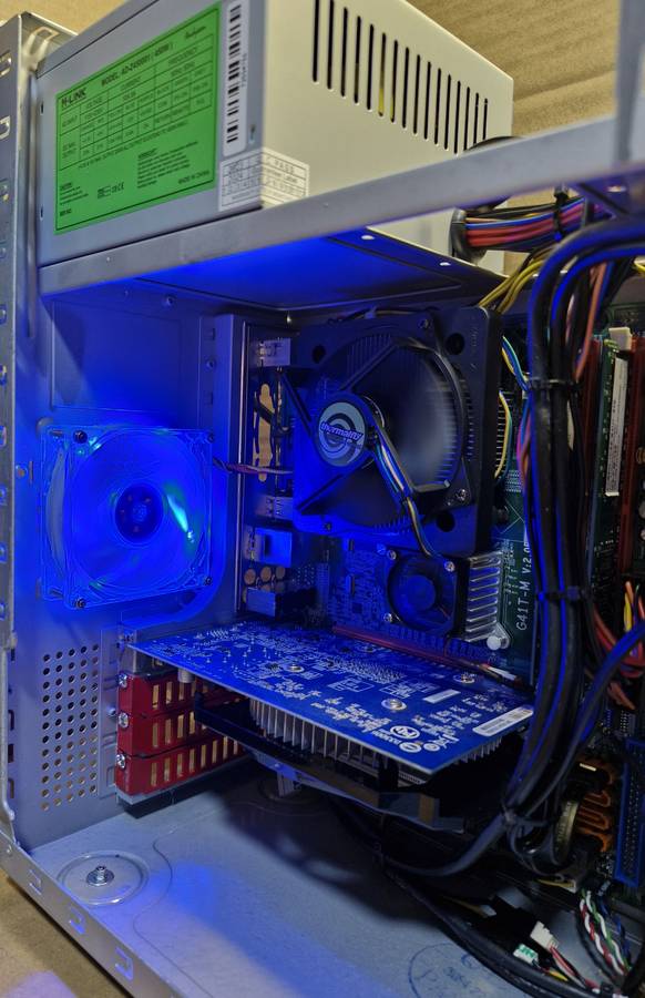 Windows 10 Desktop PC, GT 220 1Gb GPU, Core2 Quad CPU, 4Gb RAM, 240Gb SSD, DVD, Win 10 Pro