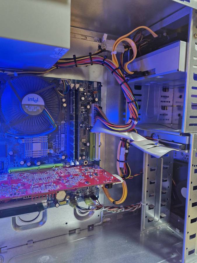 Vintage XP 32bit Desktop PC, GF 6800LE 128Mb GPU, P4 640 CPU, 2Gb RAM, 120Gb SSD, DVD, Win XP32bit