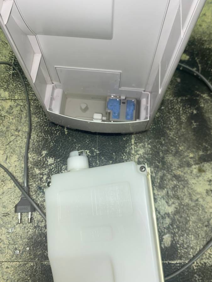 Sharp Air purifier/Humidifier with water tank