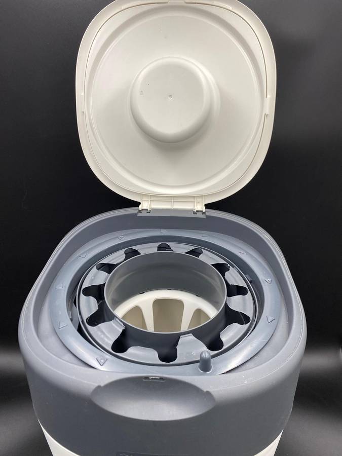 Tommee Tippee Twist And Click Advanced Nappy Bin Eco-Friendlier - Cotton White