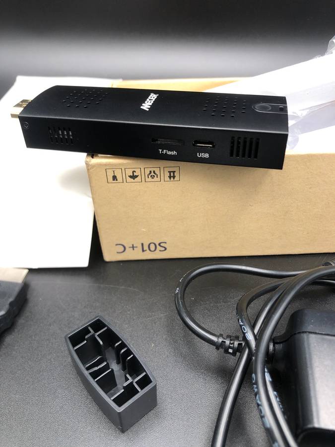 Mecer S01+C Xtreme Windows PC Stick CherryTrail Quad Core CPU Computer