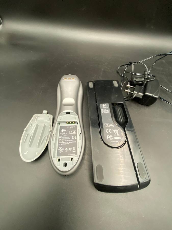RE-LHR895 Logitech 966193 Harmony Remote 89- NO BATTERY.