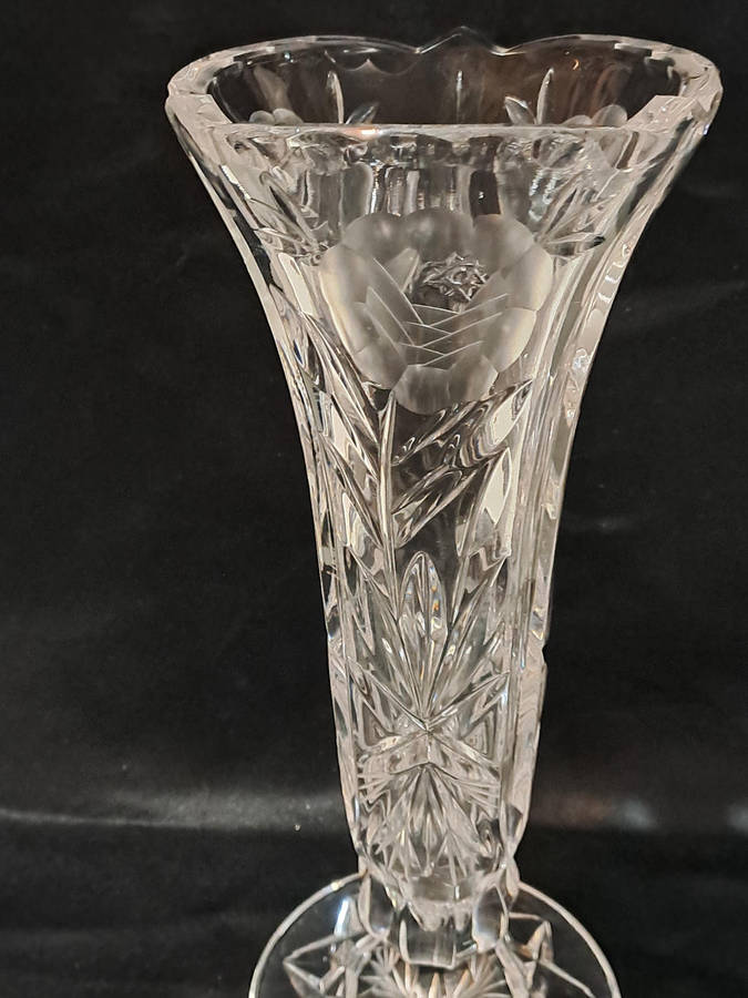 Rose cut crystal fluted vase, 24cm tall, Weighs 995g
