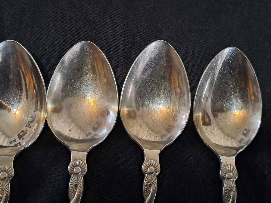 5 x Vintage Dutch teaspoons, marked "made in Holland" and Vintage scoop marked "NS"