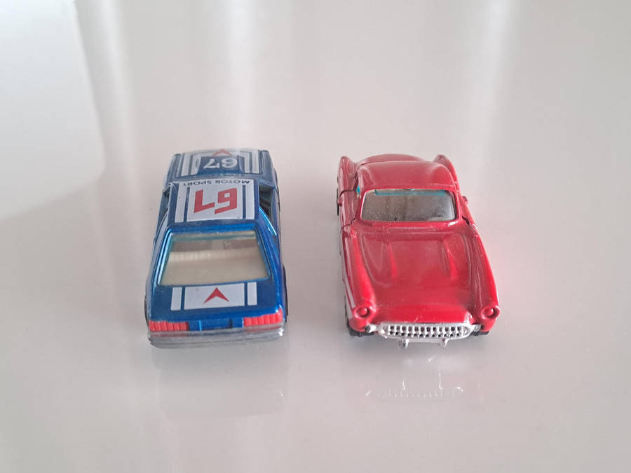 2 Yatming collectable cars