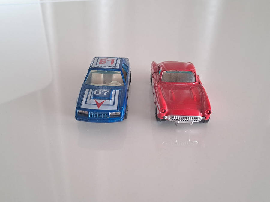 2 Yatming collectable cars