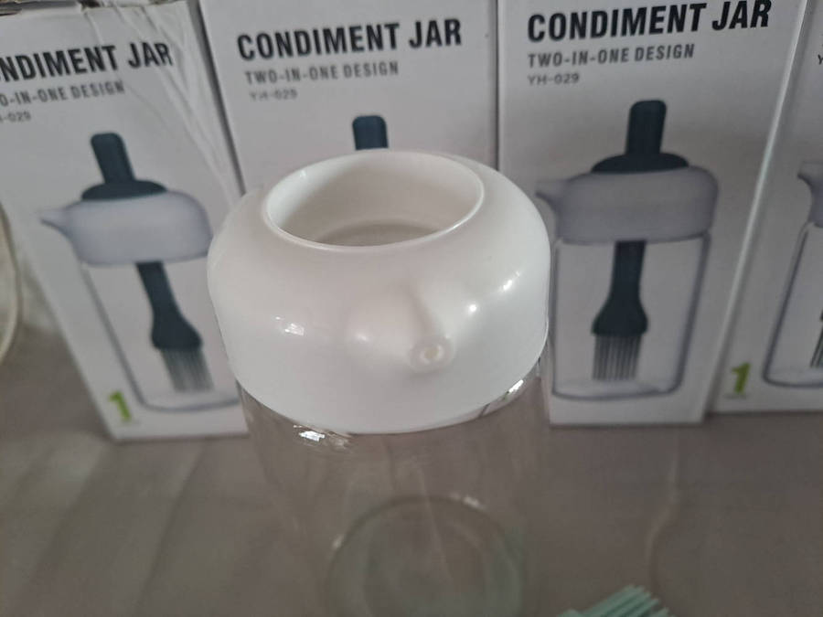 6 x glass condiment jars