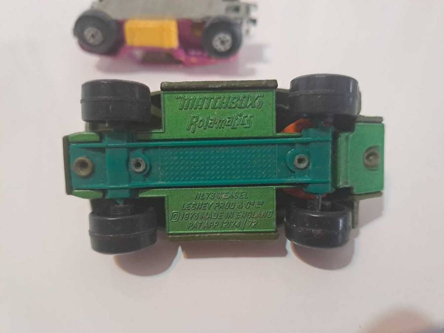 2 Matchbox cars