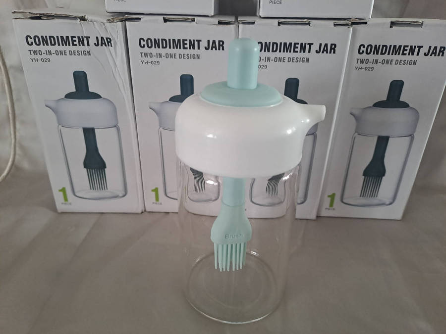6 x glass condiment jars