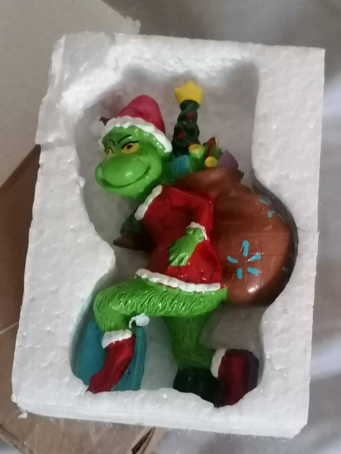 COLLECTORS THE GRINCH RESIN TREE ORNAMENT (LIMITED)(LAST ONE)