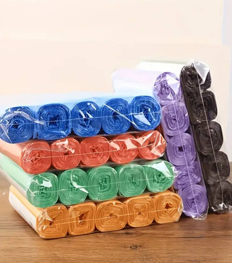 5 Rolls of 100 each Disposable Bin Bags - Black  44cm x 47cm